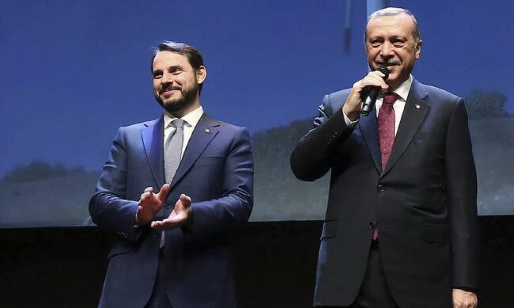 Σάλος στα γερμανικά ΜΜΕ: "Ο γαμπρός του Ερντογάν, ο αποδιοπομπαίος τράγος"